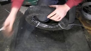 СВОИМИ РУКАМИ: Замена шины на скутере стяжками