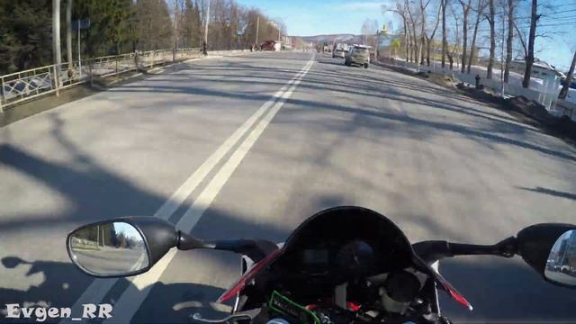Мотоцикл в квартире. Заводим Yamaha R1 после зимы. Замена звезд и цепи. Открытие Мотосезона 2021 смотреть онлайн