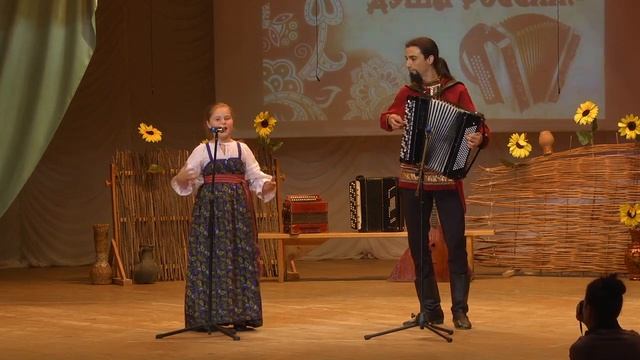 Барковская Радалина - "Огурчики да помидорчики" припевки смотреть онлайн