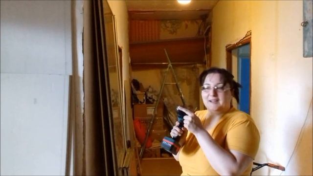 Женский ремонт. Женщина и шуруповерт смотреть онлайн