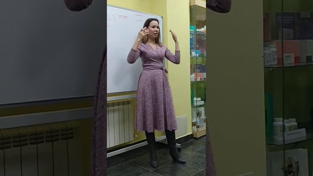 Дина - тренер по Пилатесу из Казани рассказала как двигаться без боли . Красота без инъекций ? смотреть онлайн