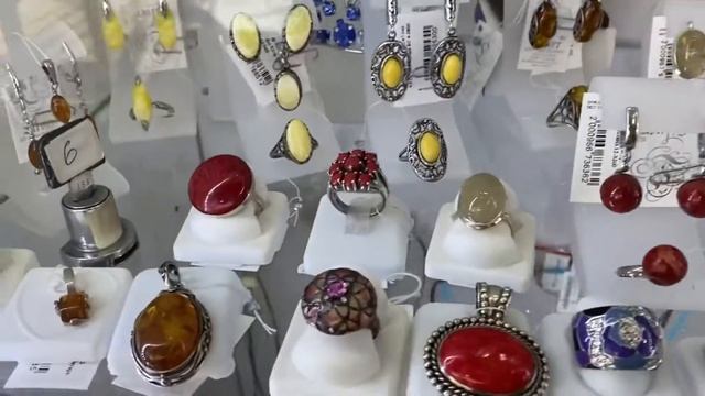 Натуральные камни и украшения из них в Алуште ?