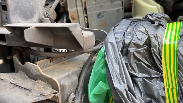 Ford Fiesta MK6 Front Fan Shroud Removal (1.6 TDCI) смотреть онлайн