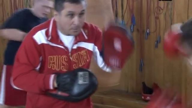 Боксерский клуб "РИНГ" смотреть онлайн