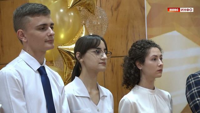 Золотые медалисты Песчанокопского района смотреть онлайн