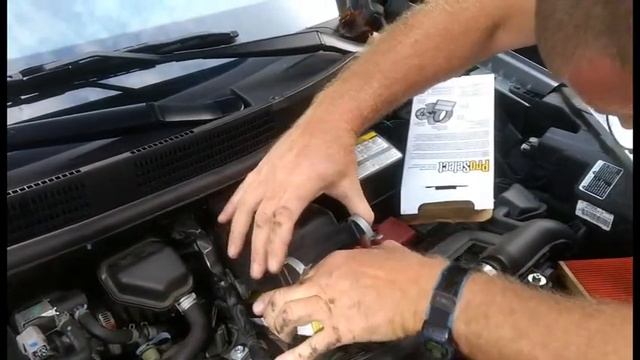 2015 Nissan Micra K13 Air Filter Change смотреть онлайн