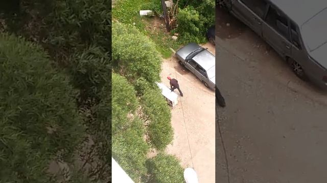Как правильно перетащить холодильник? смотреть онлайн