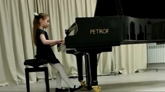 Тикишан Виктория ЛВ Бетховен Рондо из сонатины Фа мажор смотреть онлайн