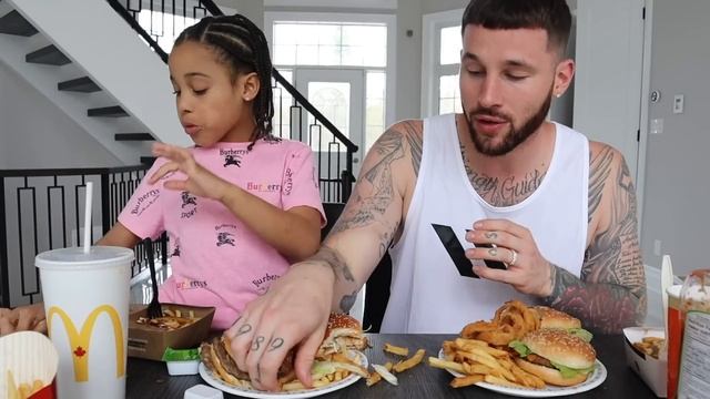 McDonalds vs A&W Challenge | FamousTubeFamily смотреть онлайн