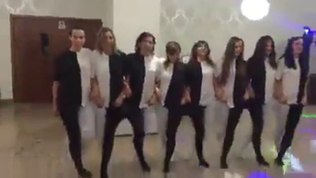 ТАНЕЦ ОТ КОТОРОГО КРУЖИТСЯ ГОЛОВА!? смотреть онлайн