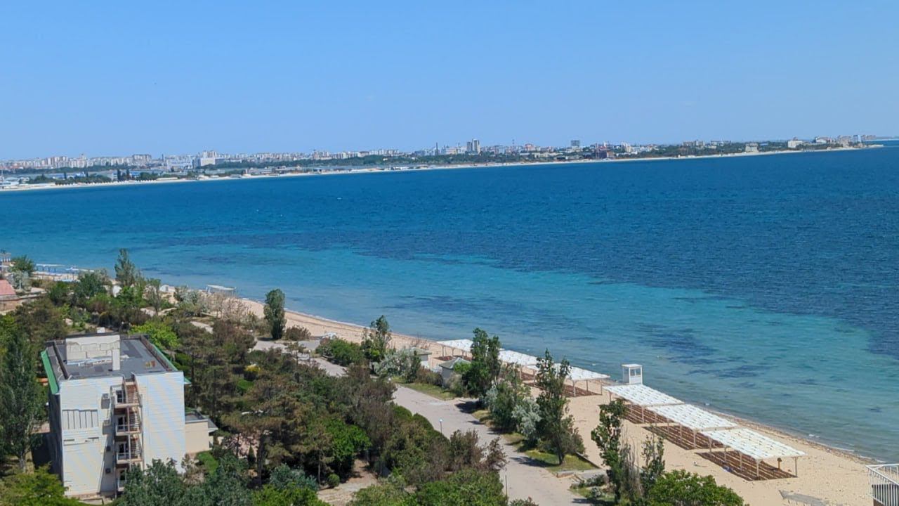 Евпатория 2024. Пляжи в пгт. Заозёрное активно готовят к открытию курортного сезона!!! смотреть онлайн