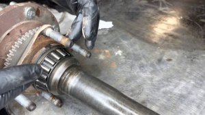 Nissan Titan Axle Bearing & Seal Replacement
