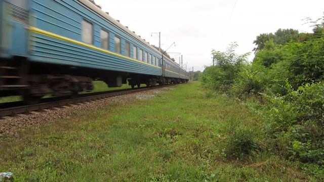 ЧС4-052 с поездом № 288 Белгород-Днестровский - Чернигов.