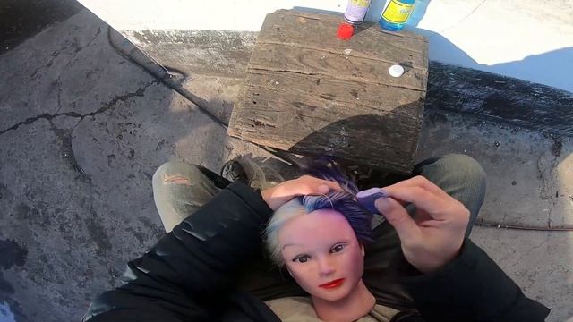 Дочка покрасила волосы, руки, пастельное белье, стол, ванну и пол по всей комнате. Пытаюсь отмыть смотреть онлайн