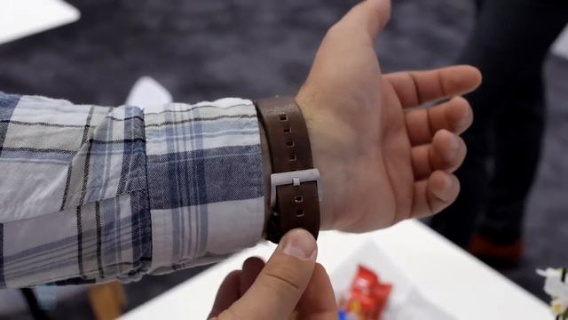 Garmin Fenix Chronos hands on: here's a $1000 smartwatch смотреть онлайн