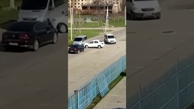 Водитель такси решил не дожидаться когда станет водителем абрамса смотреть онлайн