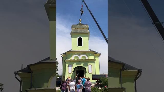Установка креста на церковь с.Урожайное Крым 23.06.2018г. смотреть онлайн