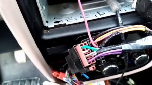 Рено Дастер 2013 г.в. подключаем подогрев сидений Емеля( Фора )и противотуманных фар