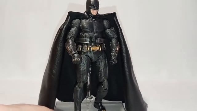 Распаковка и обзор Batman из Лиги справедливости фирмы Mafex\Unboxing смотреть онлайн