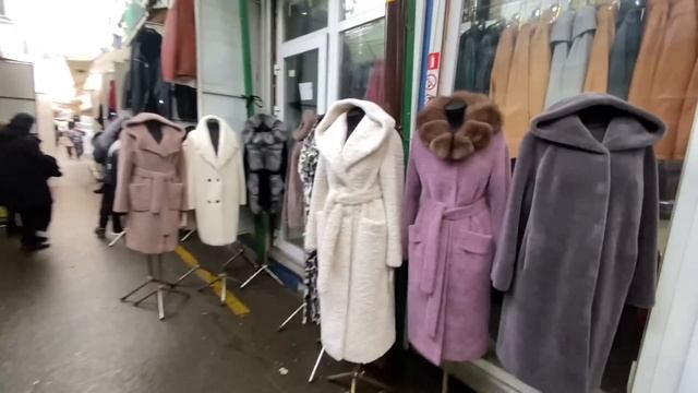 Одесса 17.12. Рынок седьмой километр. Шубы цены обзор. Кожаные ряды на базаре огромный выбор. смотреть онлайн