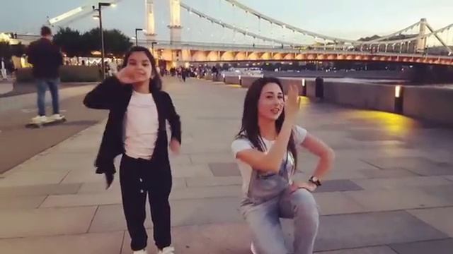 Chanda Chamke / Bollywood dance /Индийские танцы - Совместно с Olga73il смотреть онлайн