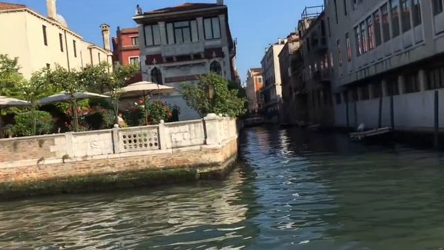 ИТАЛИЯ ?? ВЕНЕЦИЯ ВЕЧЕРОМ НА ГРАНД КАНАЛЕ| КРУЖЕВА АРХИТЕКТУРЫ смотреть онлайн