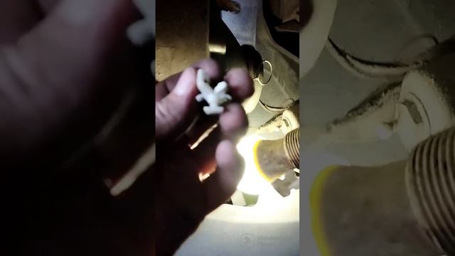 Заміна кліпси передніх фар Рено Трафік. смотреть онлайн