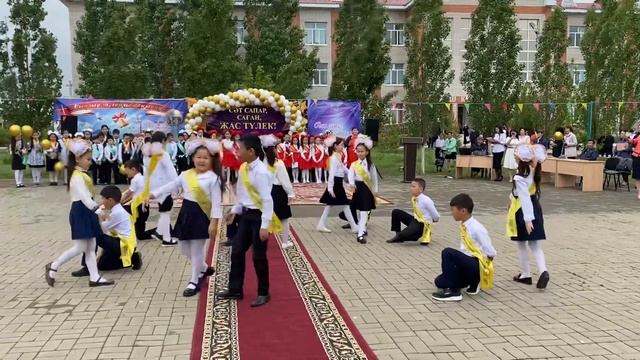 Бастауыш түлектері-2022. #Вальс #НұрболатАбдуллин смотреть онлайн