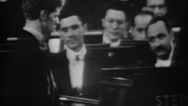 Van Cliburn plays Rachmaninoff (vaimusic.com) смотреть онлайн