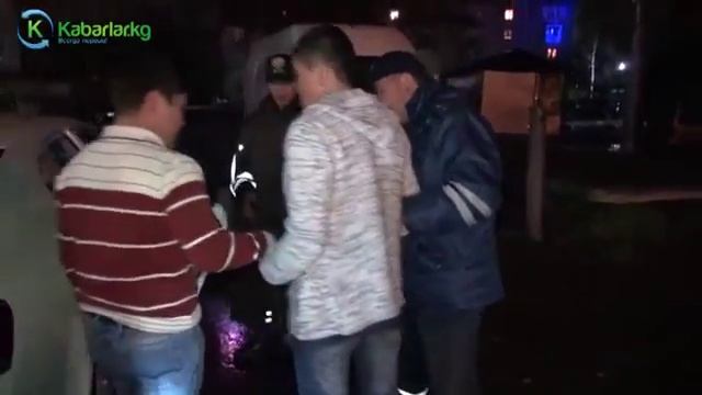 Водитель Lexus долго не хотел отдавать ключи от автомобиля смотреть онлайн
