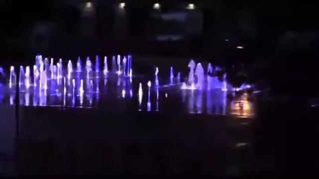 В сквере у Дома культуры моряков провели техническое открытие поющего фонтана. смотреть онлайн