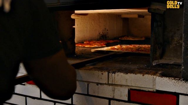 Sally's Apizza Is a New Haven Pizza Institution смотреть онлайн