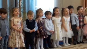 Почему сегодня пахнет пирогами Поют дети