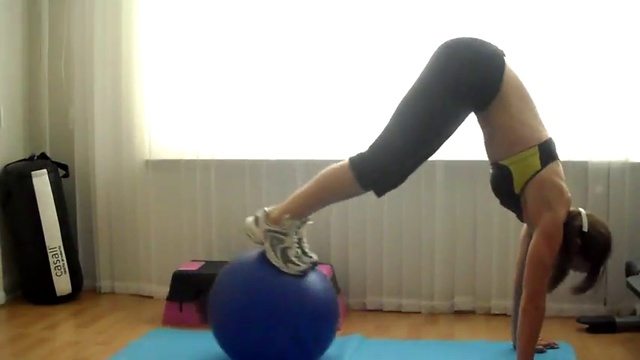 Как сделать тонкую талию и плоский живот