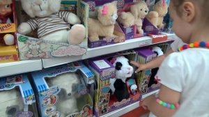 VLOG прыгаем на резиновом ослике детский магазин зоомаркет jump on toy donkey ki