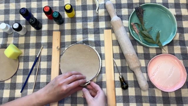 МАСТЕРСКАЯ МУЗЕЯ ПОБЕДЫ. Декоративная тарелка из глины с росписью «Пароход» смотреть онлайн