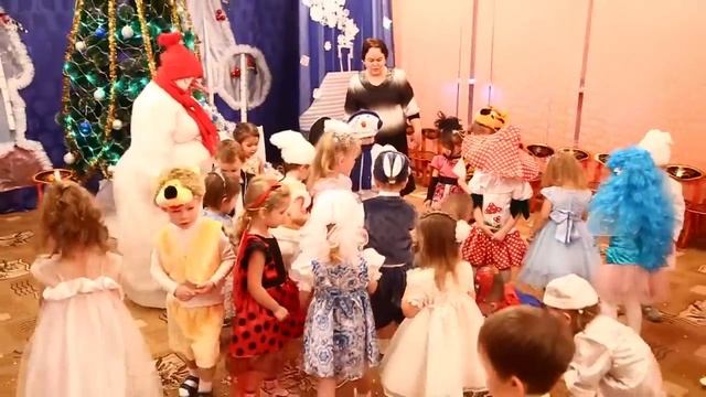 Новогодний утренник у Ангелины 2016г смотреть онлайн