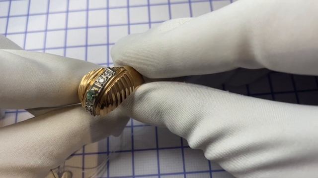 Кольцо с изумрудом и бриллиантами смотреть онлайн