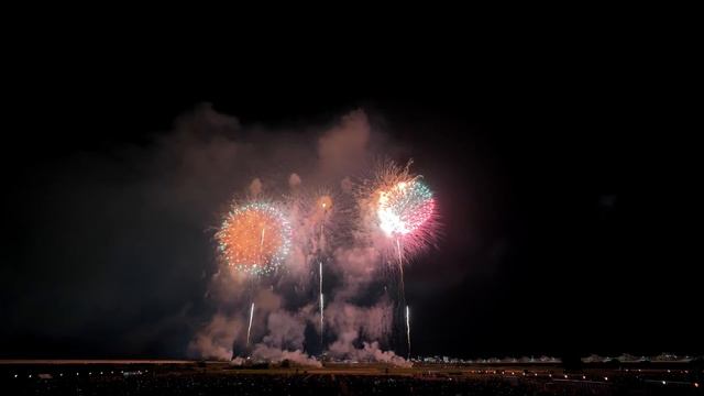 2022 長岡花火8/2のダイジェスト【白菊オープニングからエンディング光のメッセージまで】Nagaoka Fireworks смотреть онлайн