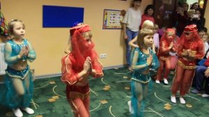 Танец «Шамаханские царицы» танцевальной группы ДЦ «Сёма» на ул.Монтажников