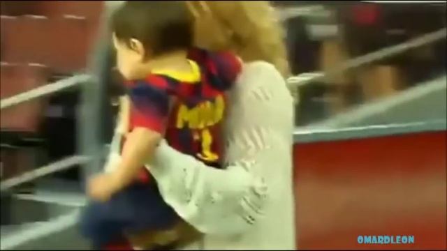 Shakira y Milan apoyan a Pique (las mejores imagenes) смотреть онлайн