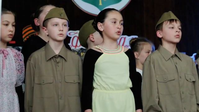 Патриотическая песня 3 "г" класса ТГ-МГ г.Тирасполь, 2015 год. смотреть онлайн