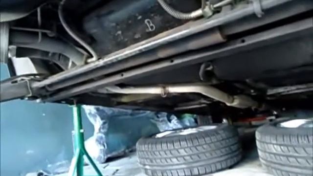 Renault Mégane 1999, troca de eixo traseiro e rolamento de roda dianteira. 29/09/2015 смотреть онлайн
