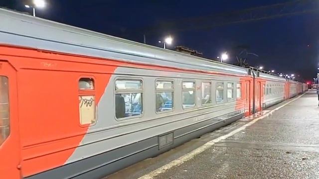 Электропоезд ЭД4М-0343 сообщением Владимир - Москва прибывает на Курский вокзал смотреть онлайн
