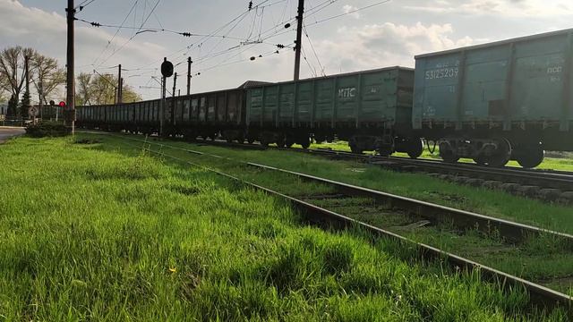 Електровоз ВЛ80т 1463  Виеджает З Ст.помошная з пiвденого персону 2-ой пути