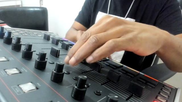 Skibeatz messing first time on Isla instruments New S 2400 смотреть онлайн