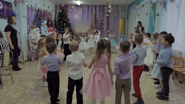 Новогодний утренник смотреть онлайн
