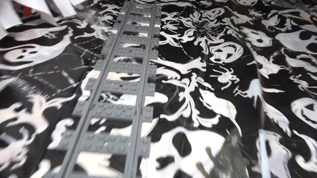 Johny's Giant Halloween Wooden & Lego City Track Layout With MTA Munipals Subway Train Toys смотреть онлайн