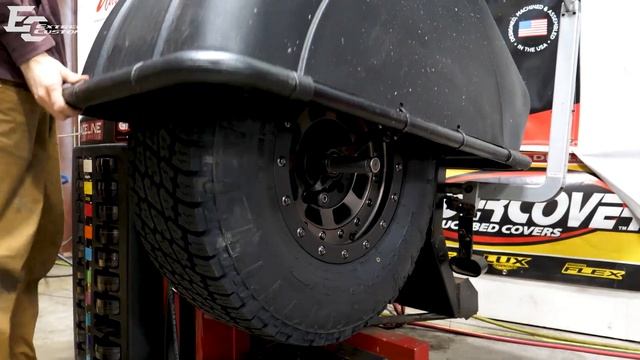 KMC XD137 Wheel (17x9) - 35x12.5R17 Nitto Terra Grappler G2 Tire смотреть онлайн