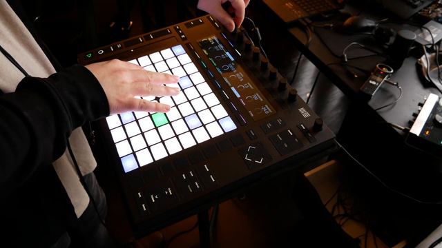Ableton Push 2 Beat From Scratch w Native Instruments Custom Racks смотреть онлайн